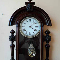 Старинные настенные часы (20 фото)